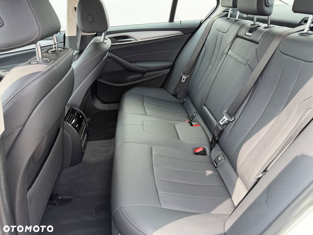 BMW Seria 5 518d mHEV Business Edition - 15