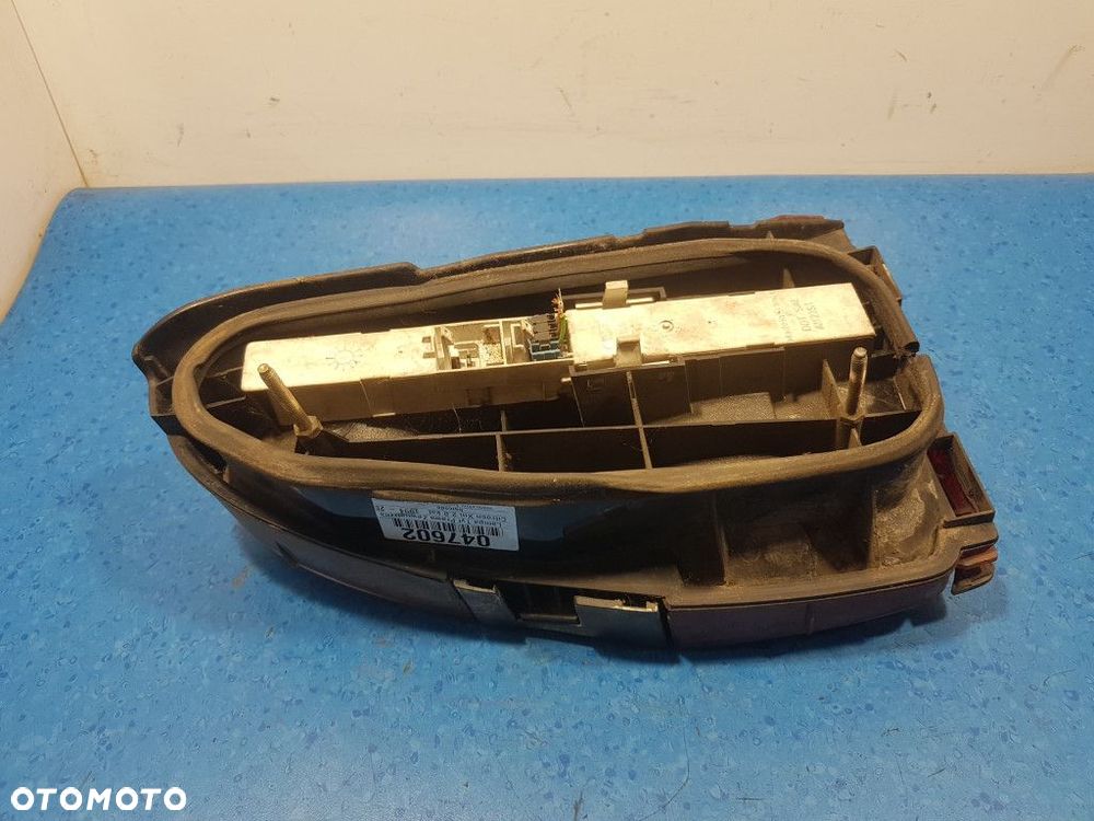 CITROEN XM 2.0 KAT LAMPA TYŁ PRAWA ZEWNĘTRZNA - 2