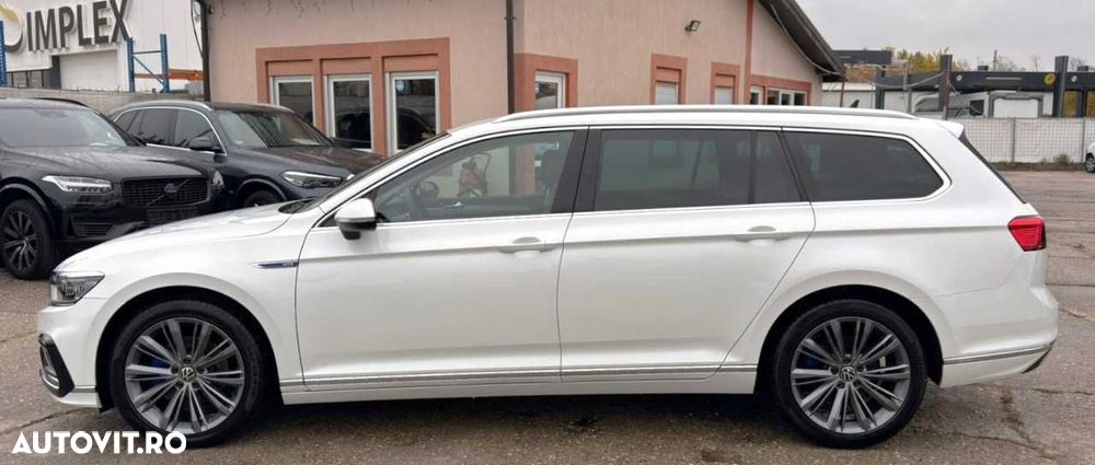 Volkswagen Passat - 4