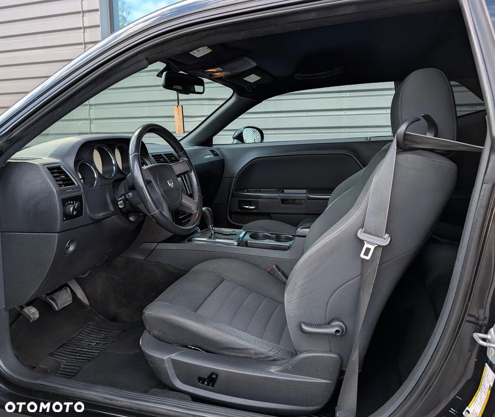 Dodge Challenger - 6