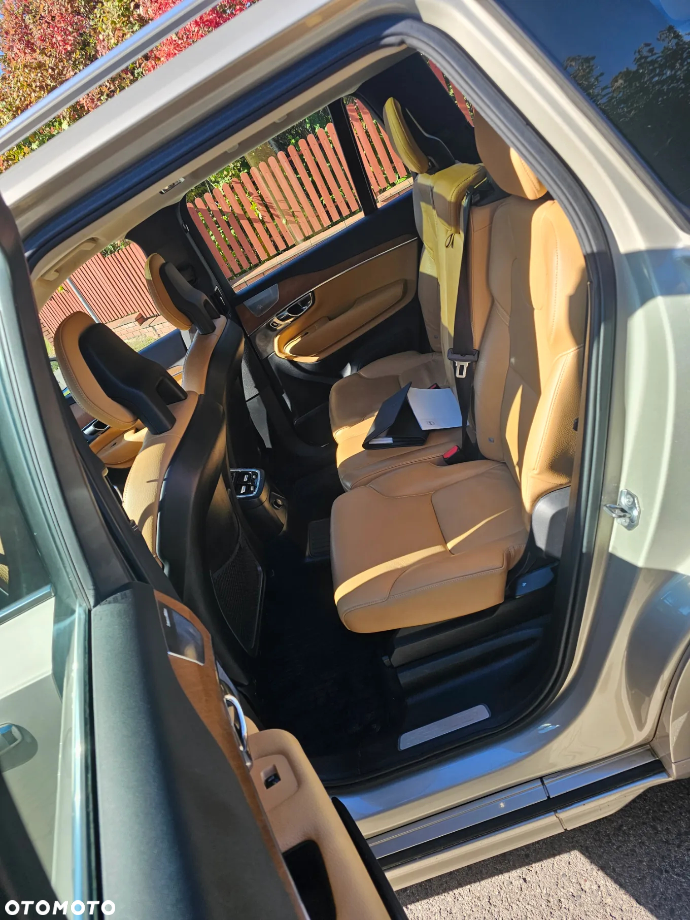Volvo XC 90 T8 AWD Plug-In Hybrid Momentum 7os - 17