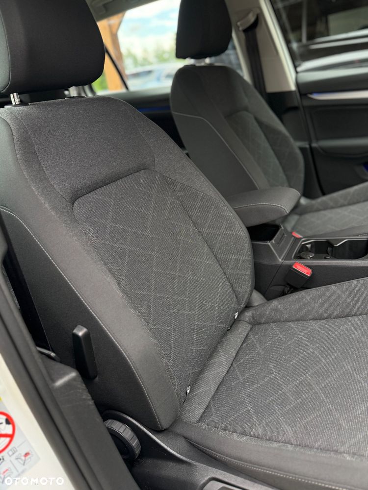 Volkswagen Golf 1.5 eTSI Life DSG - 19