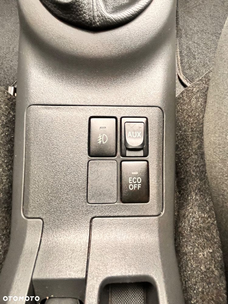 Toyota Yaris - 27
