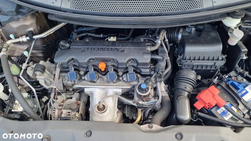 Honda Civic 1.8 i-VTEC Sport - 11