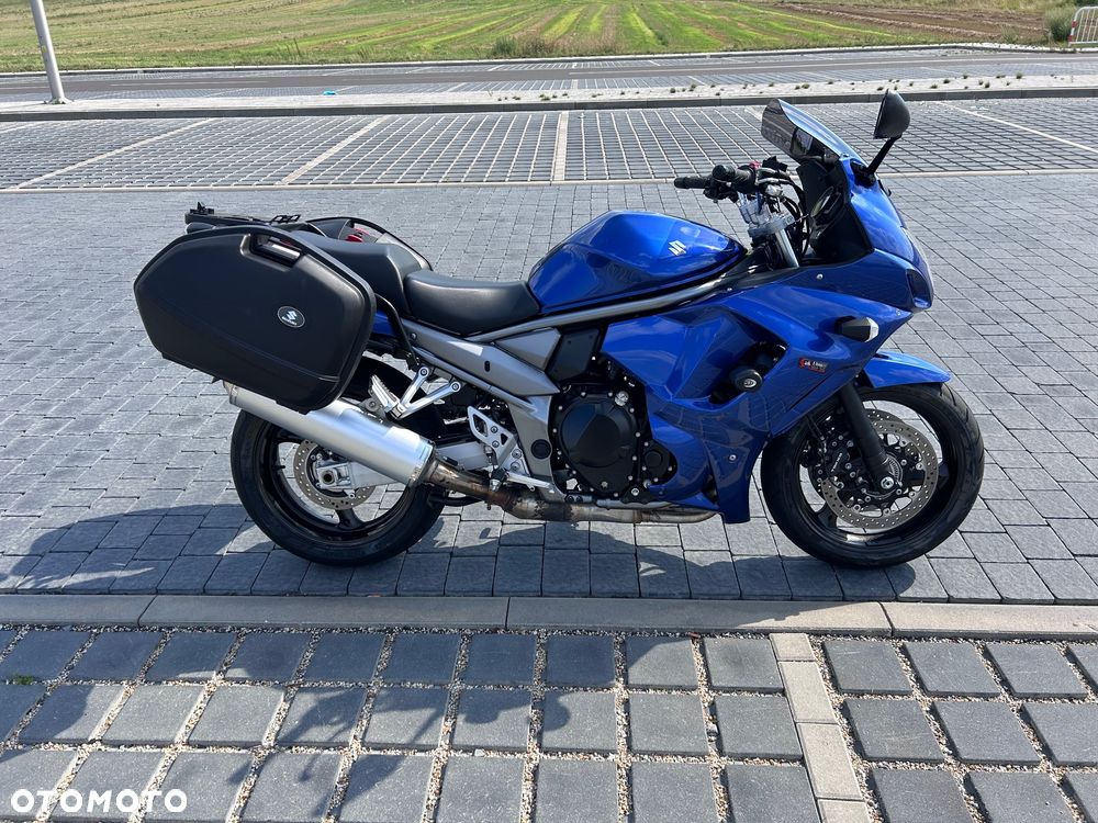 Suzuki GSX - 3