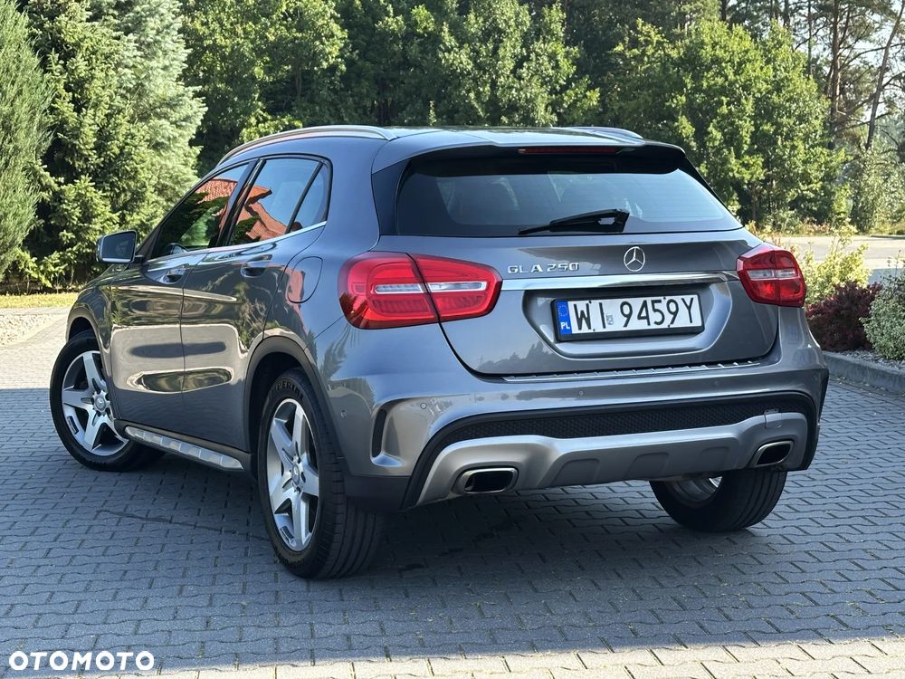 Mercedes-Benz GLA 250 7G-DCT - 16