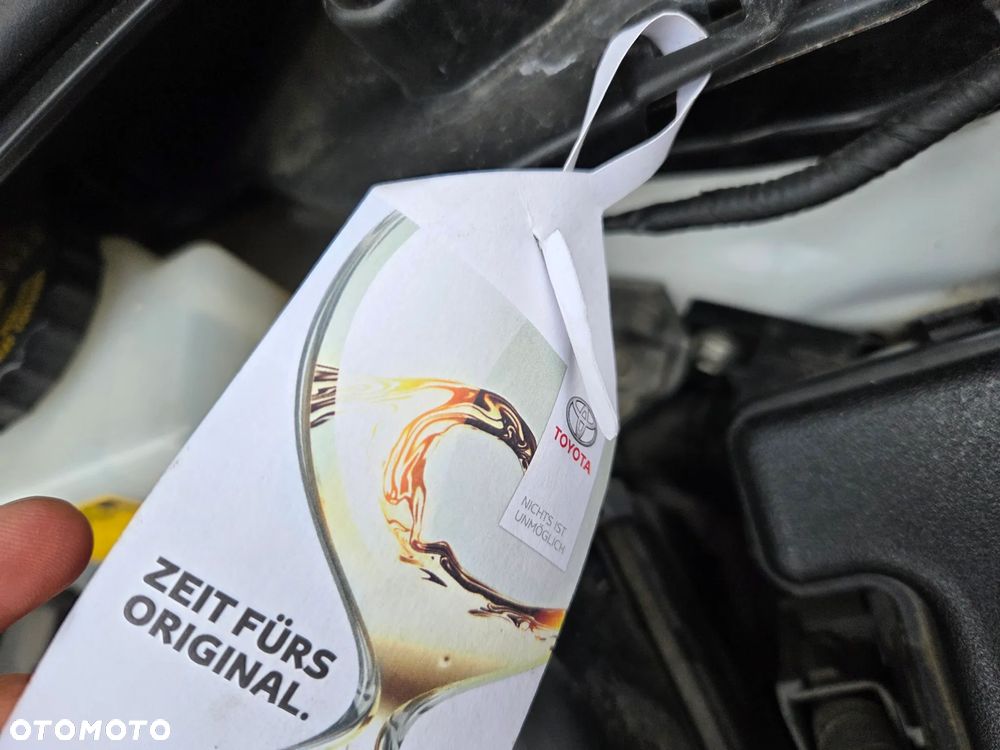 Toyota Prius (Hybrid) Executive - 17