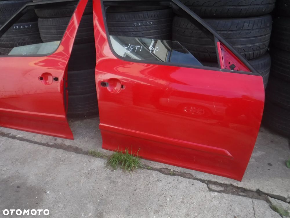 Skoda Yeti Lift drzwi przod prawe lewe szyba LF3K 8T8T ladna - 7