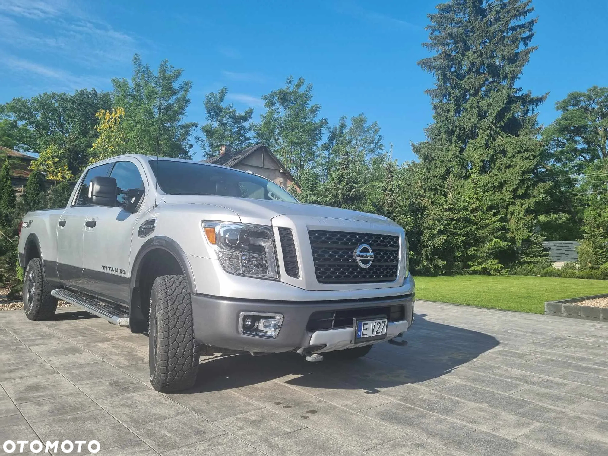 Nissan Titan - 5