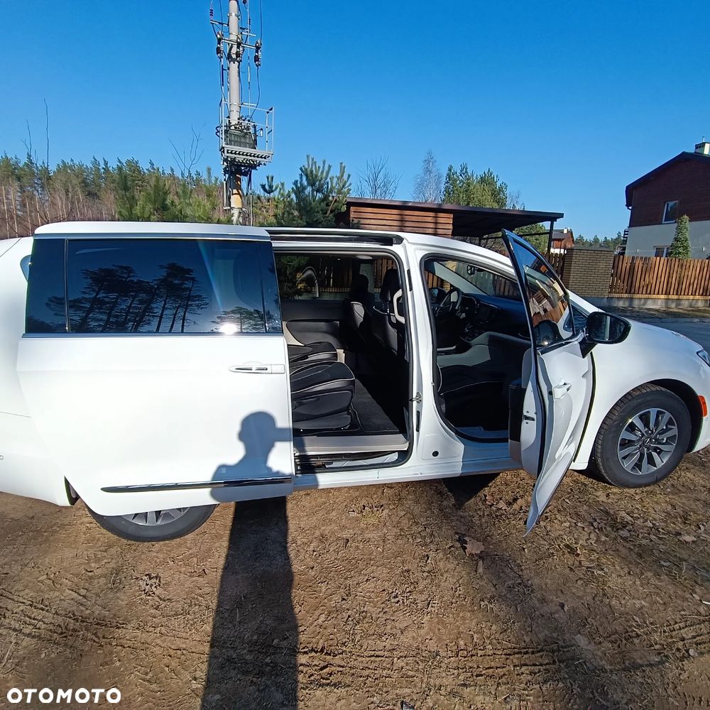 Chrysler Pacifica - 5