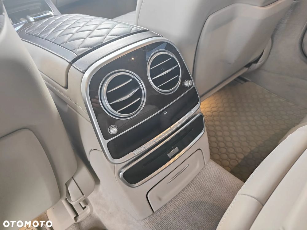 Mercedes-Benz Klasa S 560 4-Matic L 9G-TRONIC - 17