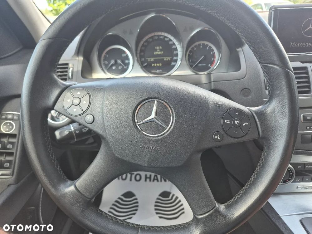Mercedes-Benz Klasa C 200 (BlueEFFICIENCY) 7G-TRONIC Avantgarde - 23