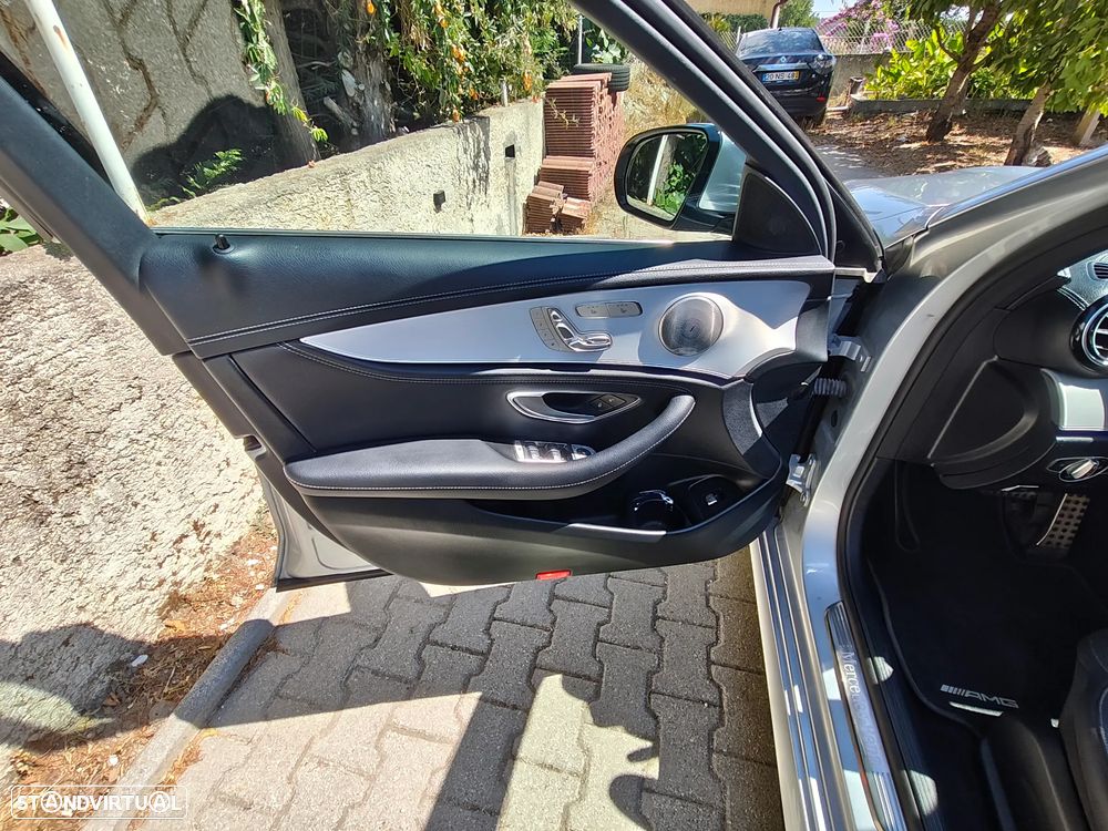 Mercedes-Benz E 300 de 4Matic 9G-TRONIC AMG Line - 15