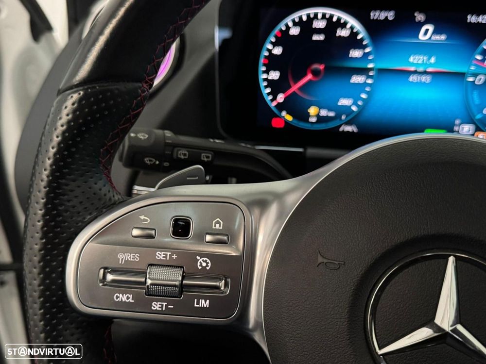 Mercedes-Benz GLA 250 e AMG Line - 17