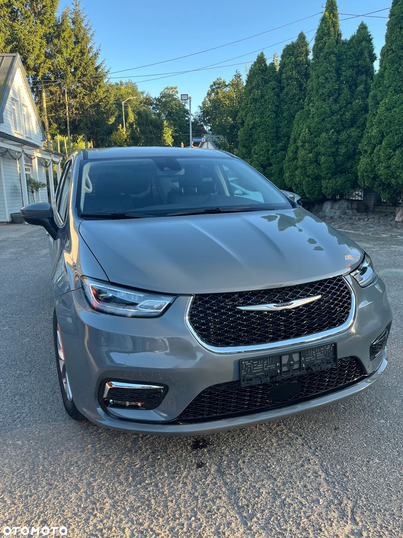 Chrysler Pacifica - 1