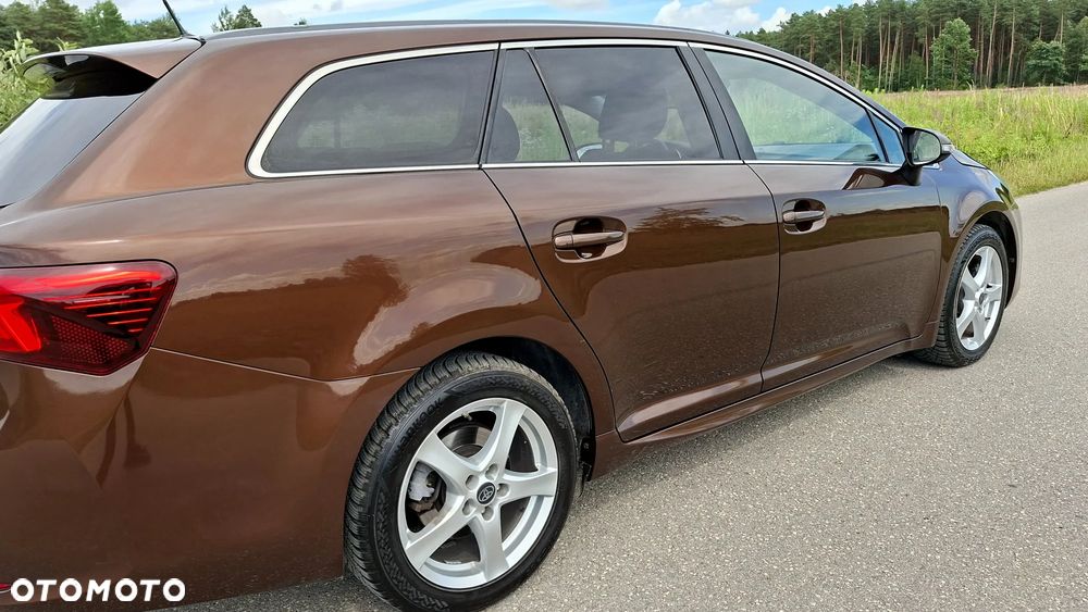 Toyota Avensis 2.0 D-4D Premium - 20
