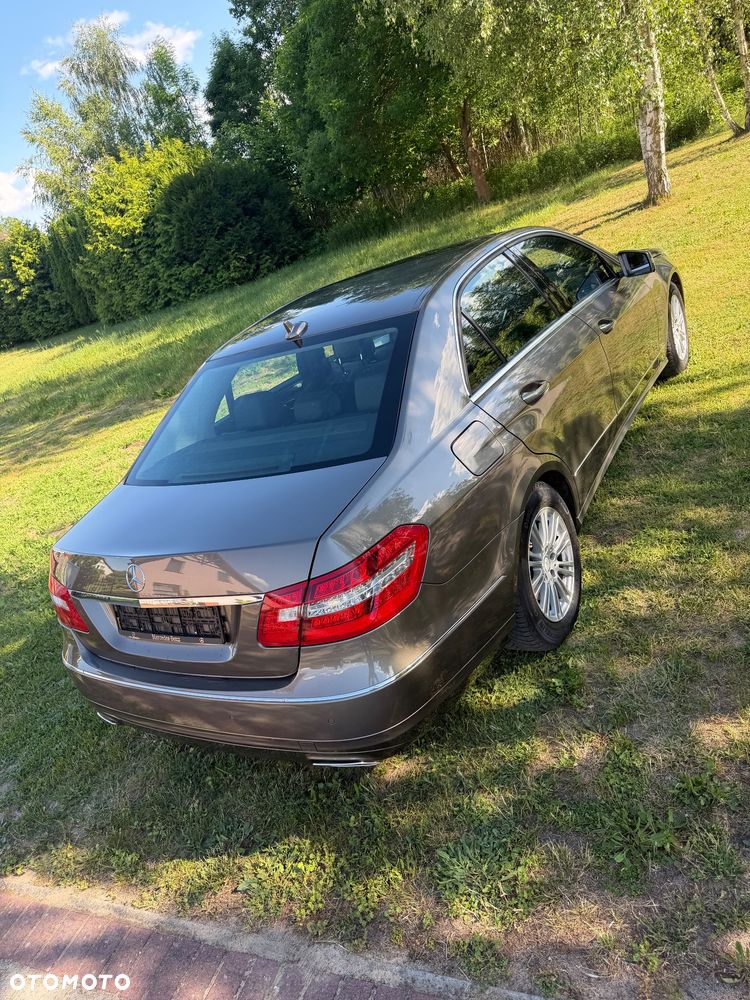 Mercedes-Benz Klasa E 300 CDI DPF BlueEFFICIENCY 7G-TRONIC Avantgarde - 5