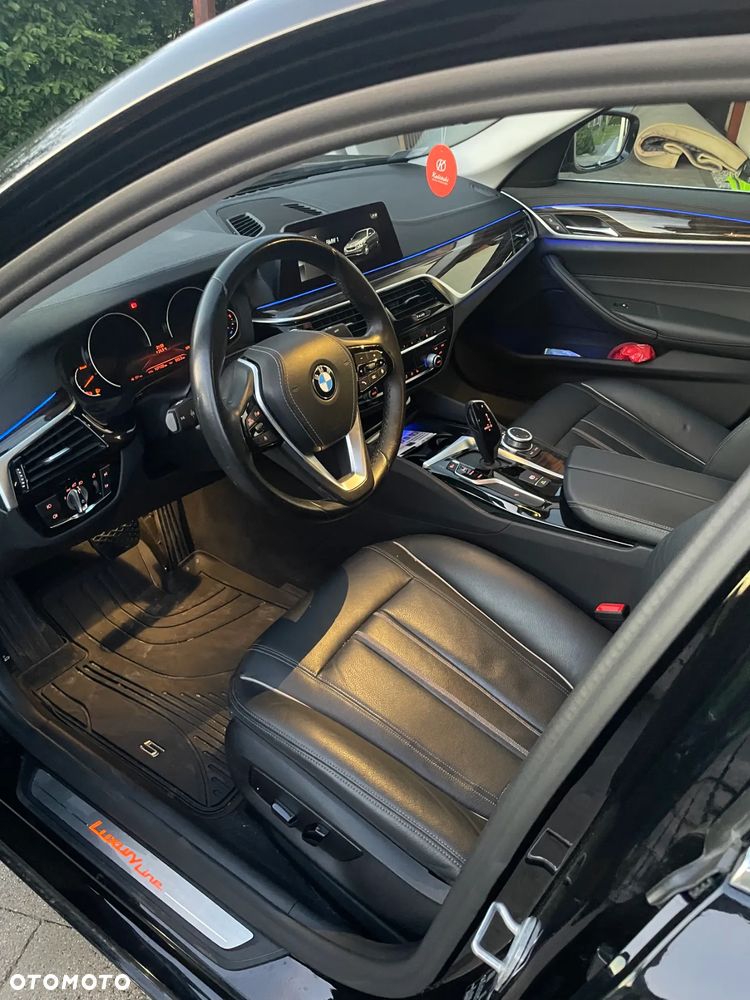 BMW Seria 5 518d Luxury Line - 13