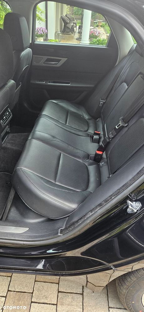 Jaguar XF 2.0 i4D Prestige - 12