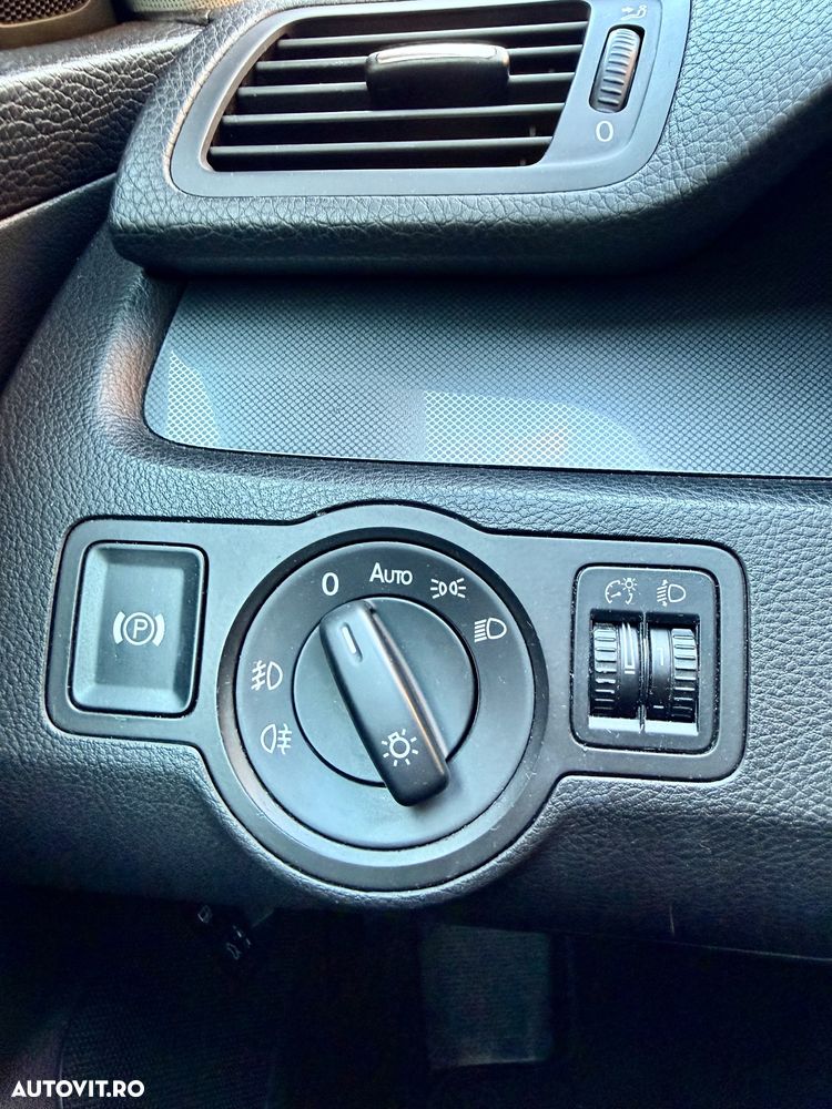 Volkswagen Passat - 16