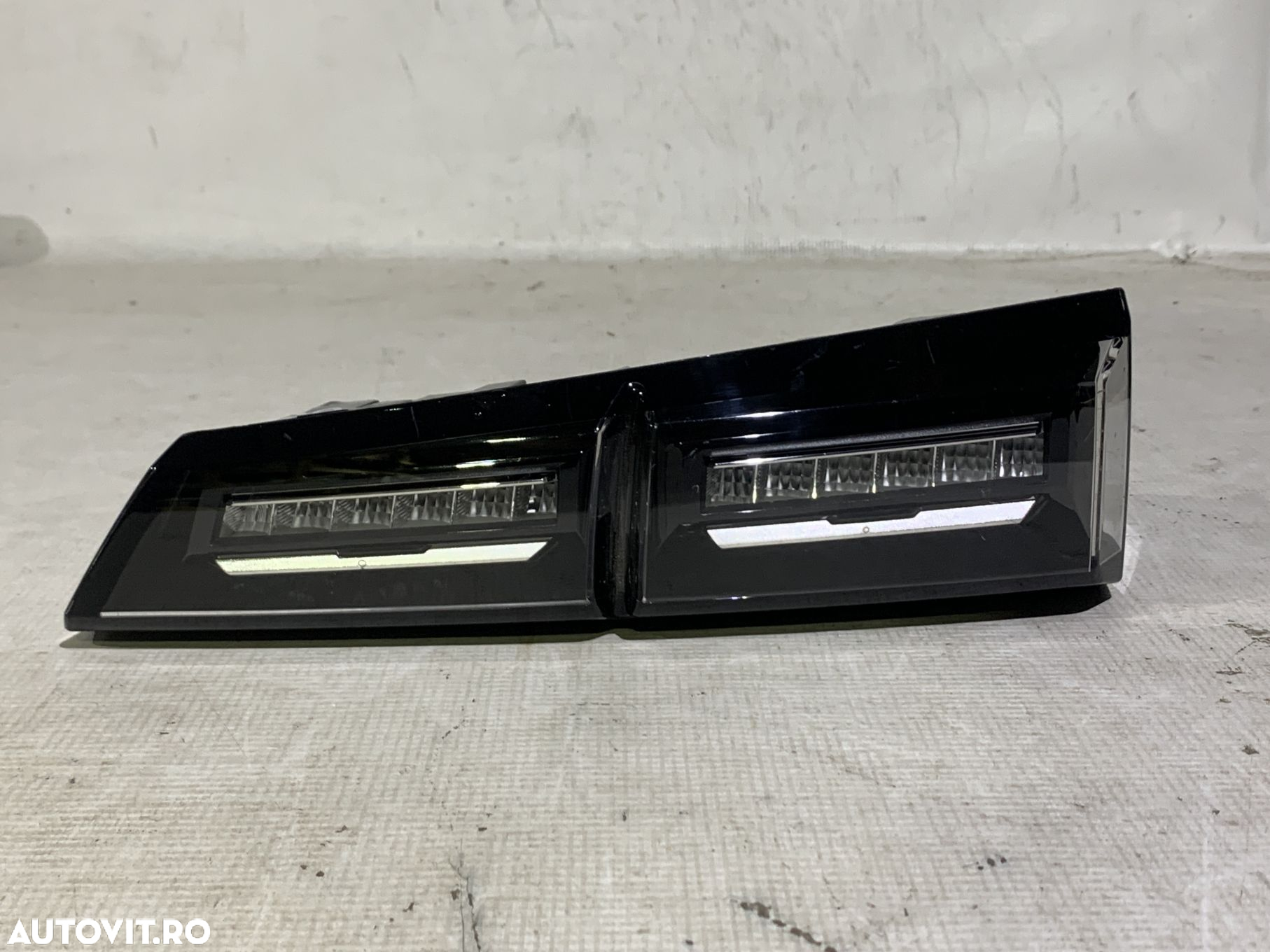 Stop dreapta spate pe hayon, Peugeot 308, 2021, 2022, 2023, 2024, cod origine OE 9835300580. - 2