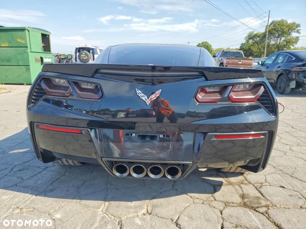 Chevrolet Corvette - 6
