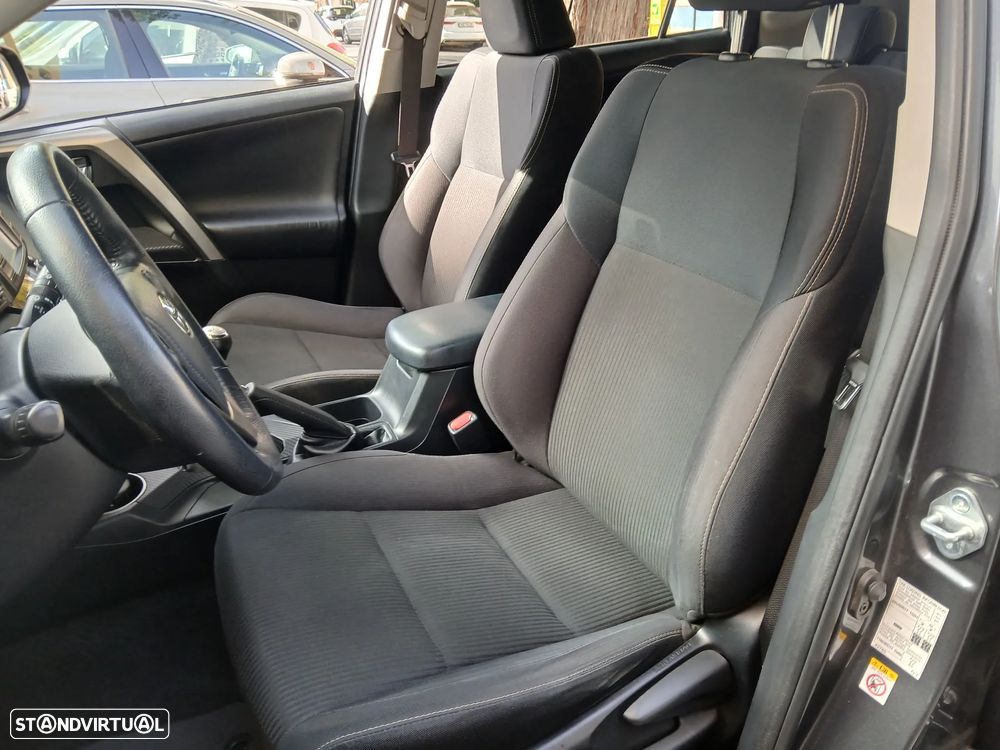 Toyota RAV4 2.0 D-4D Comfort - 9