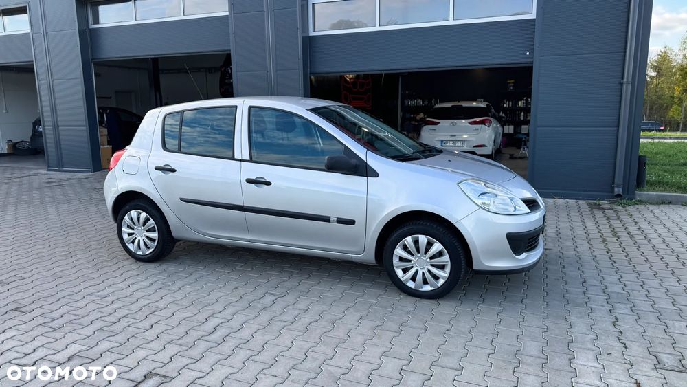 Renault Clio 1.2 16V Authentique - 6