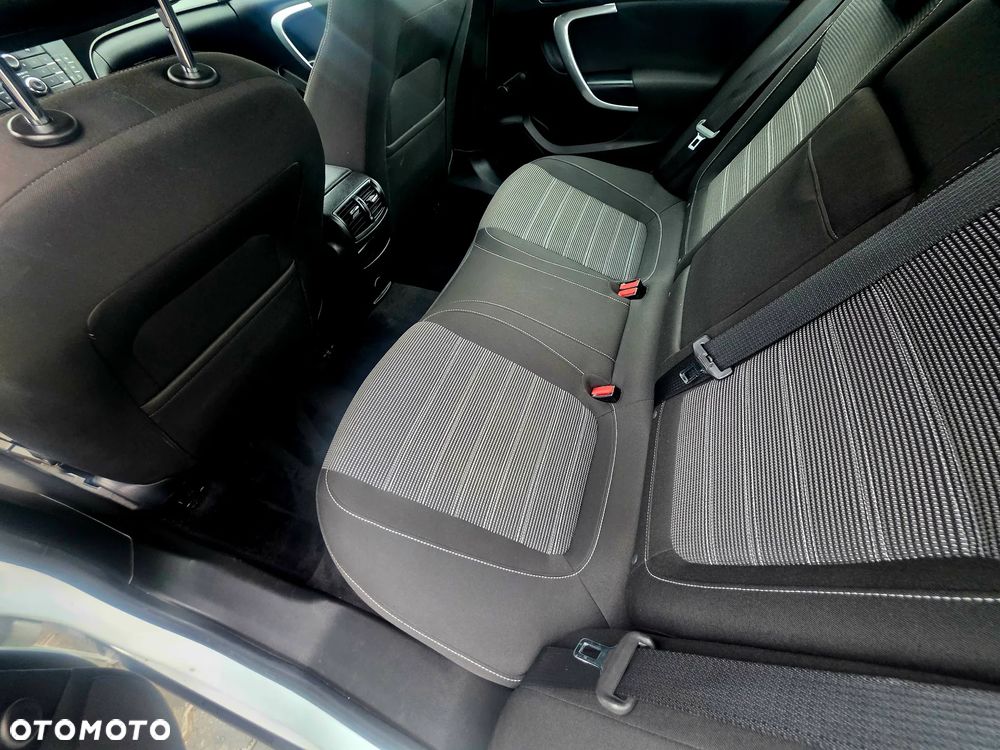 Opel Insignia 1.8 Sport - 19