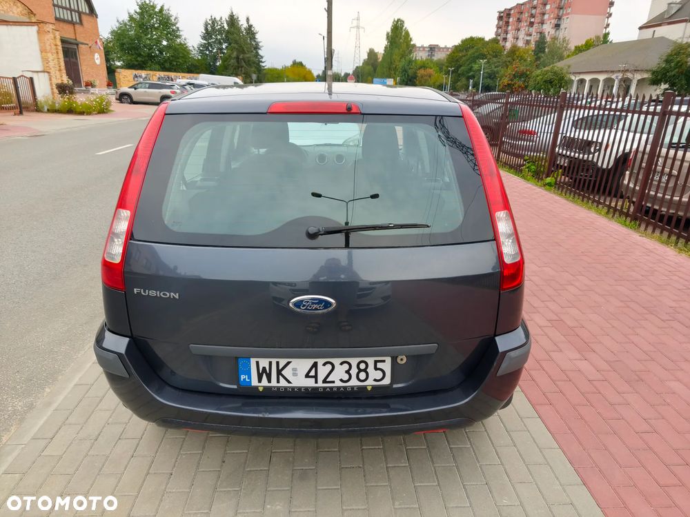 Ford Fusion 1.4 Ambiente - 13