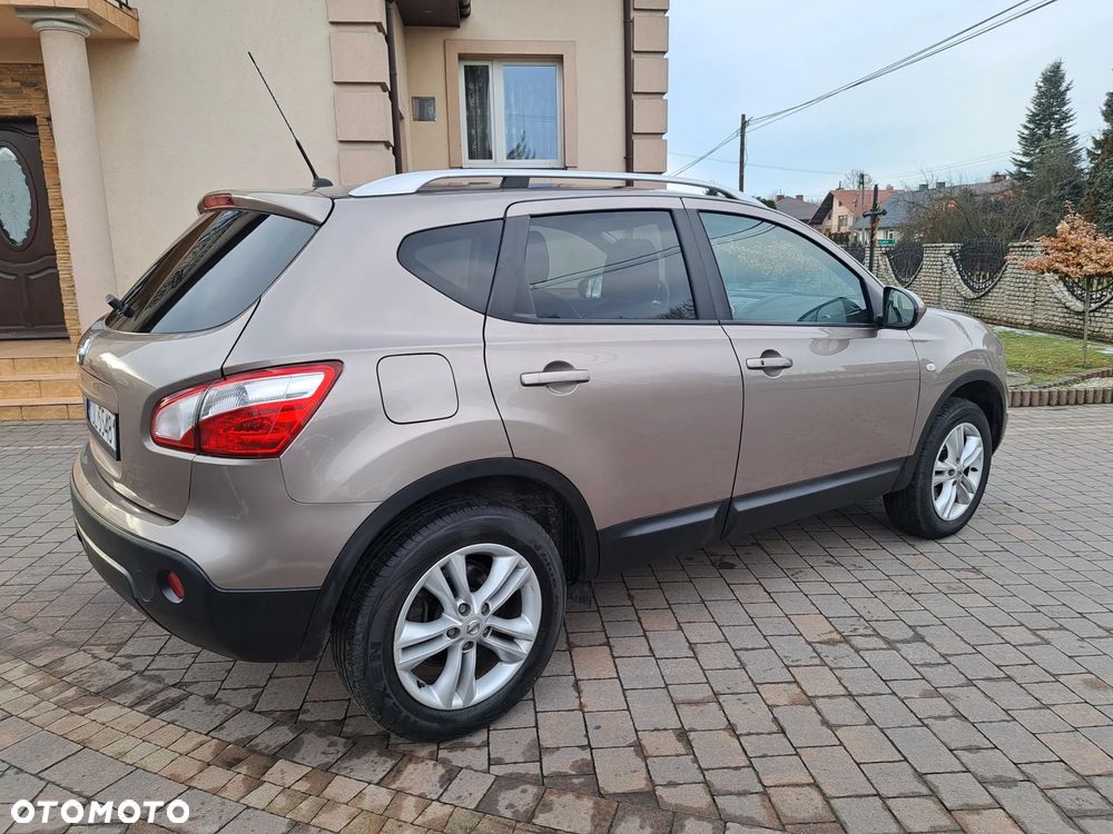 Nissan Qashqai 2.0 Tekna CVT - 10