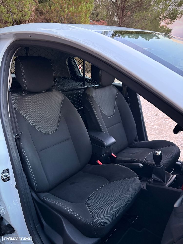 Renault Clio - 24