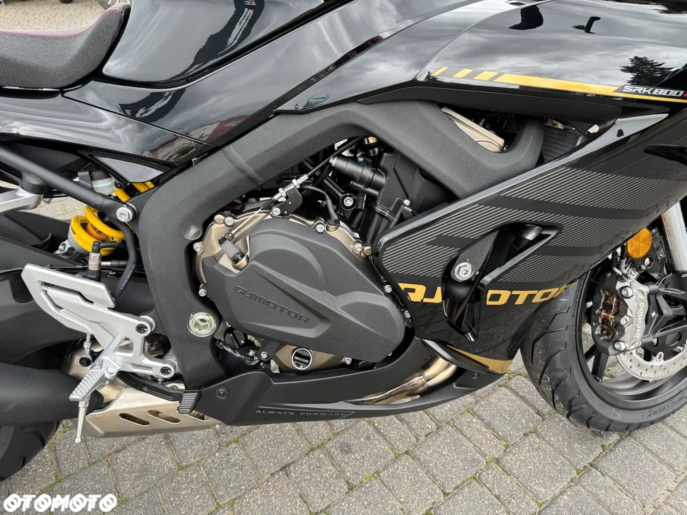 QJMOTOR SRK 800RR - 3