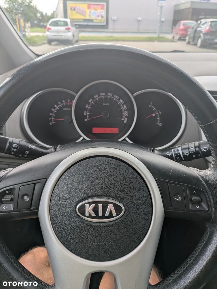 Kia Venga 1.4 L - 7