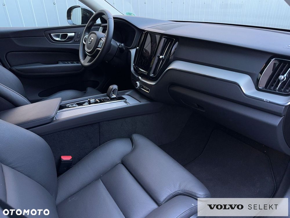 Volvo XC 60 B5 B AWD Plus Dark - 25