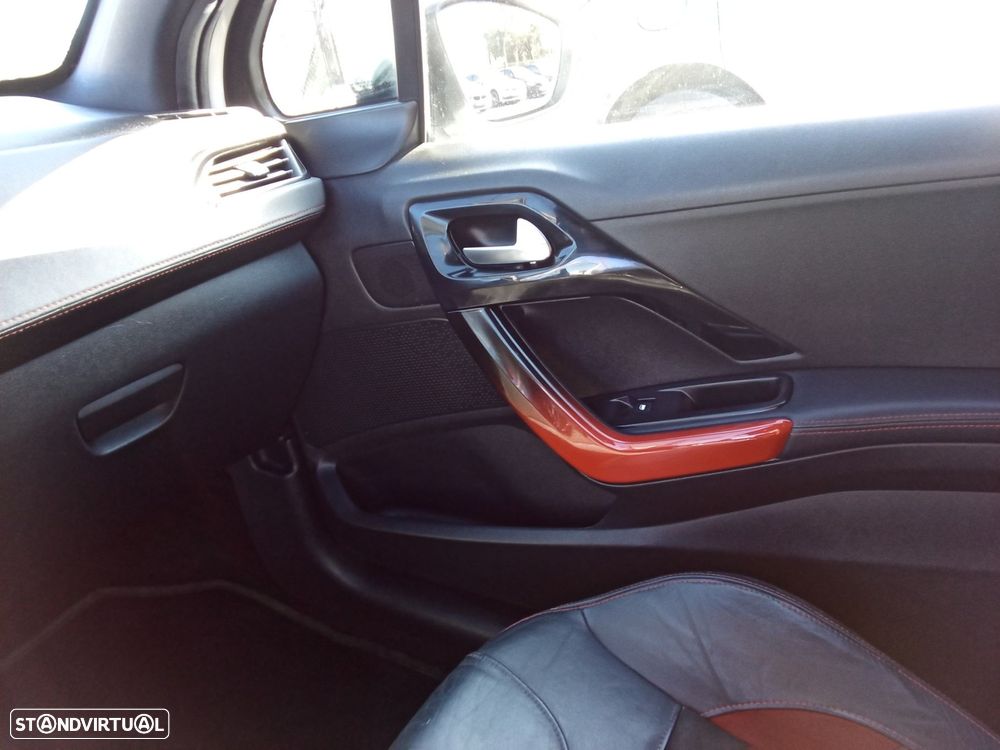 Peugeot 208 1.6 THP GTi - 24