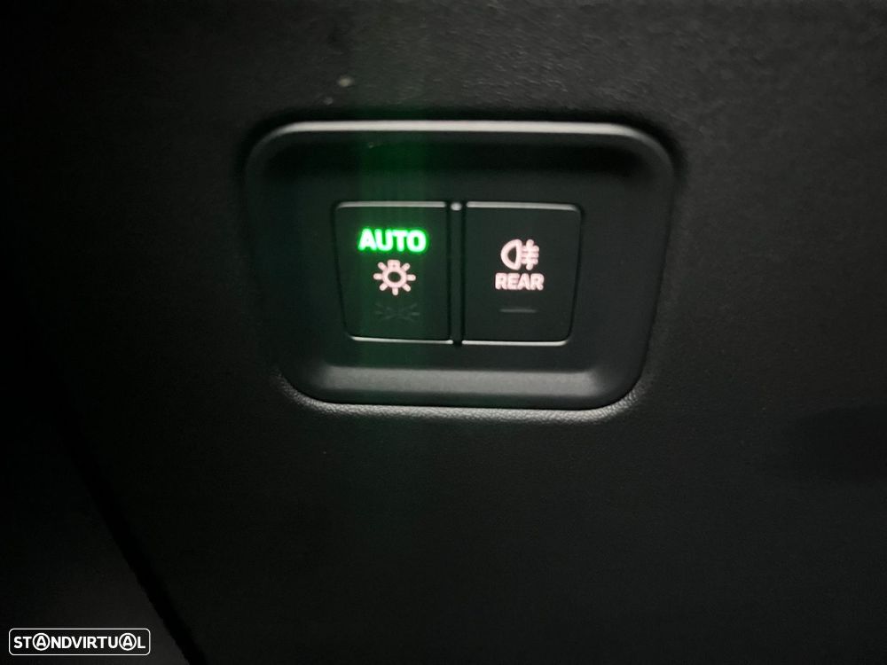 Porsche Macan Electric 4 - 23