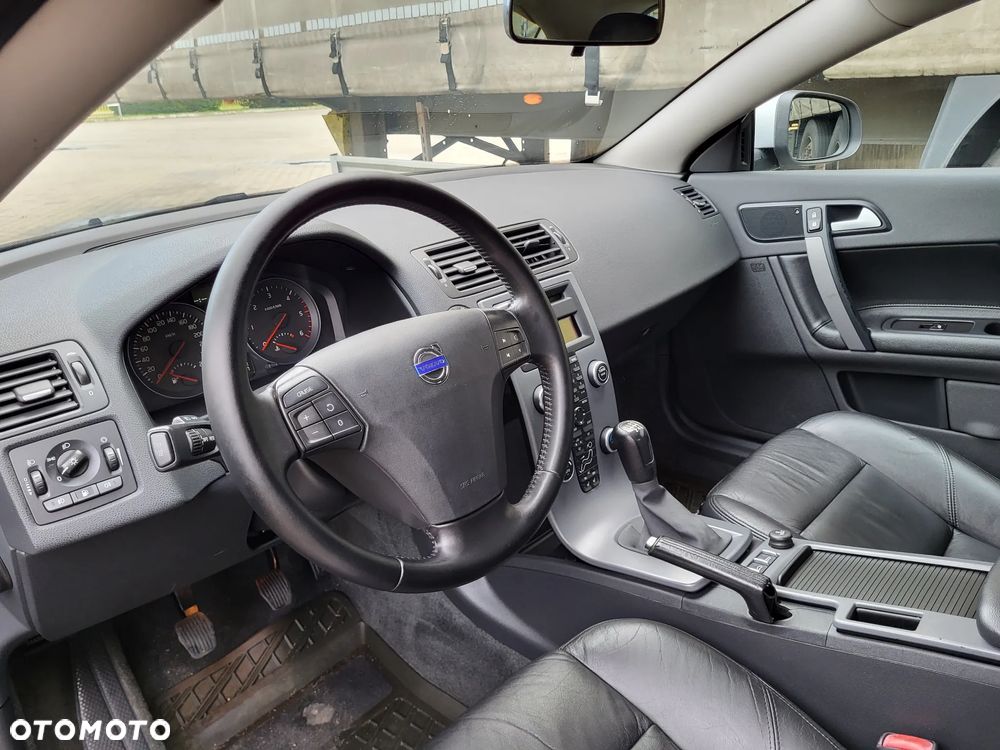 Volvo C70 2.0D Momentum - 24