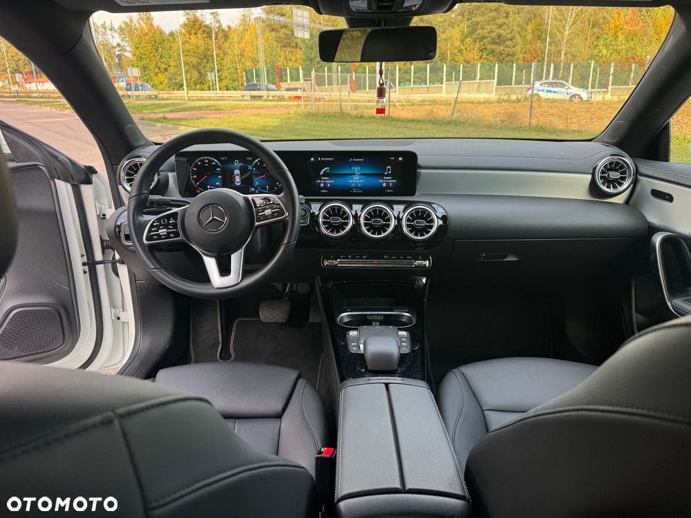 Mercedes-Benz CLA - 16
