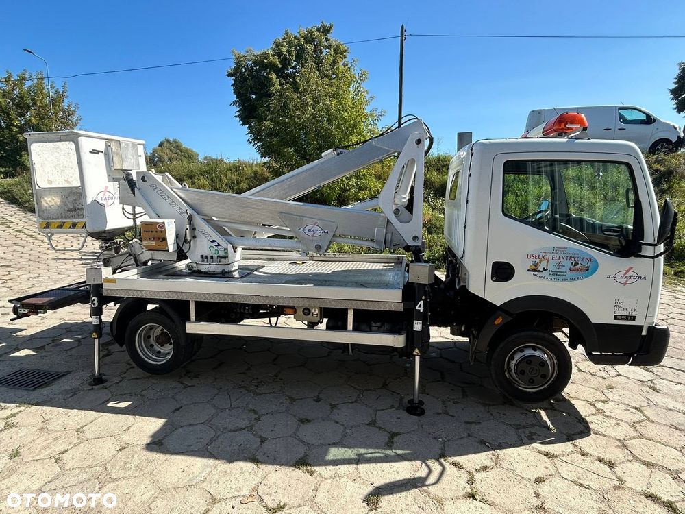 Nissan Cabstar - 1