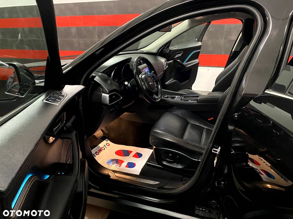 Jaguar F-Pace 20d Pure - 20