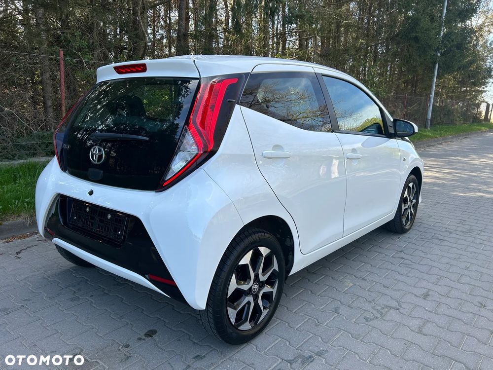 Toyota Aygo x-play - 6