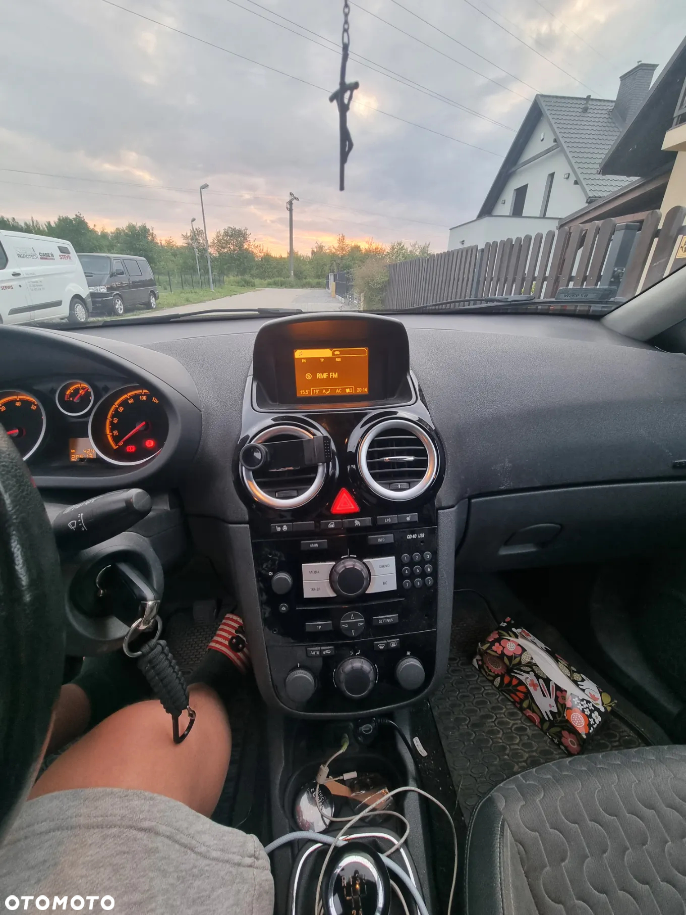 Opel Corsa 1.2 16V Cosmo - 2
