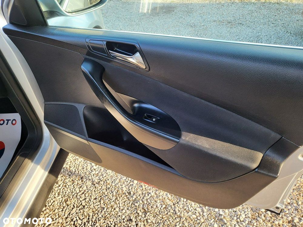 Volkswagen Passat - 26