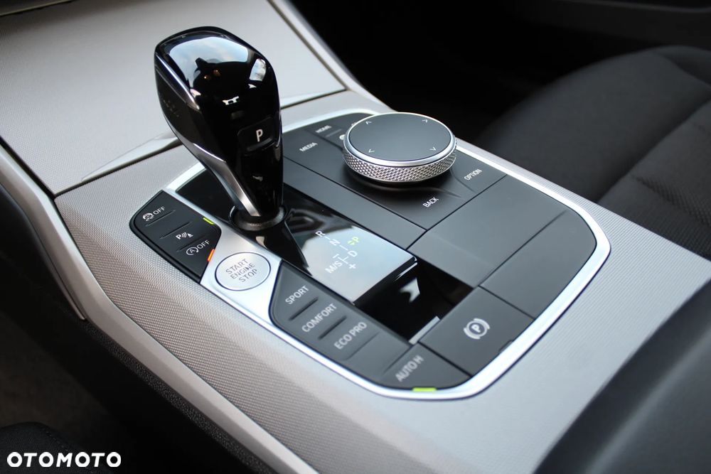 BMW Seria 3 318i Advantage sport - 21