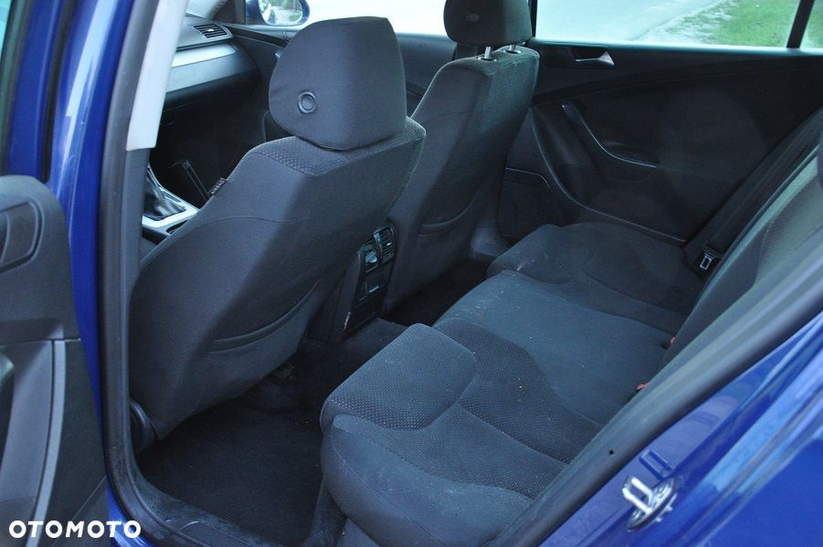 Volkswagen Passat 1.9 TDI Comfortline - 11