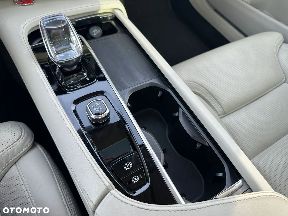Volvo V90 Cross Country B4 D AWD Plus Bright - 24