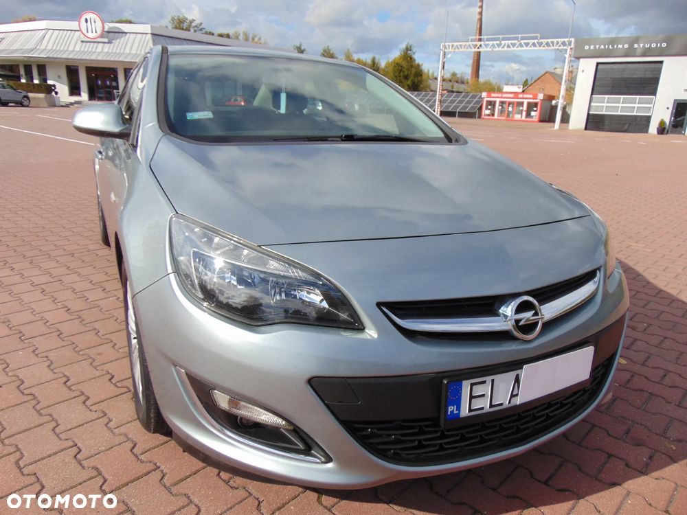 Opel Astra 2014 photo 2