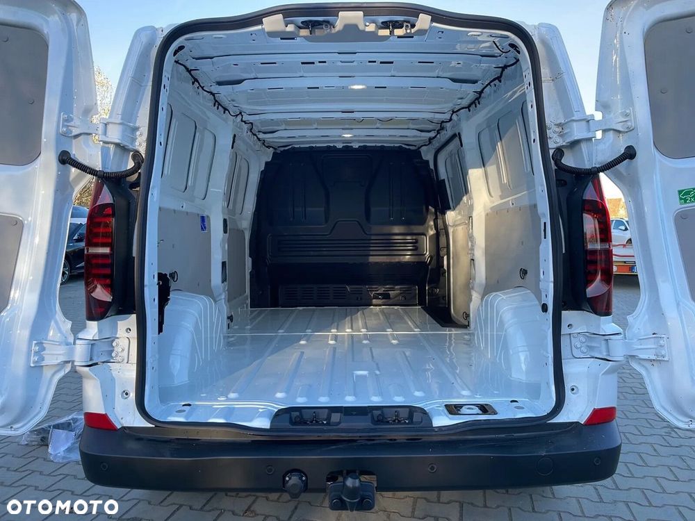Volkswagen Transporter Furgon/L2H1, 2.0 TDI 150 KM manual r. o. 3500 - 19