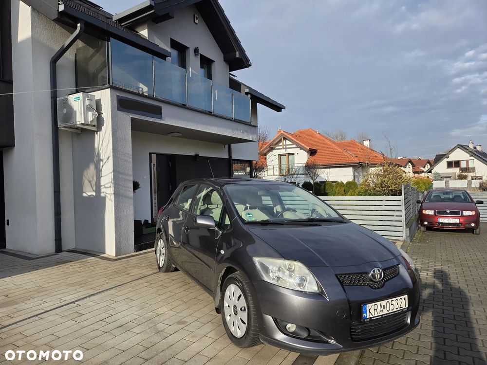 Toyota Auris 2.0 D-4D Sol - 2